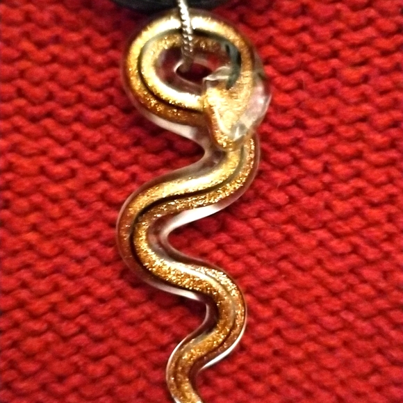 🐍 Handmade glass gold speckled snake pendant on a pretty ribbon neck… - Picture 1 of 4